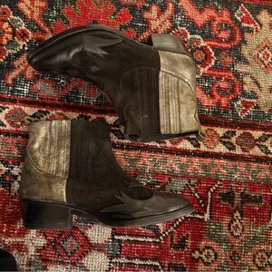 Matisse Black and Green Leather Ankle Boots
